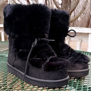 Women's Black Fur-Lined Boots